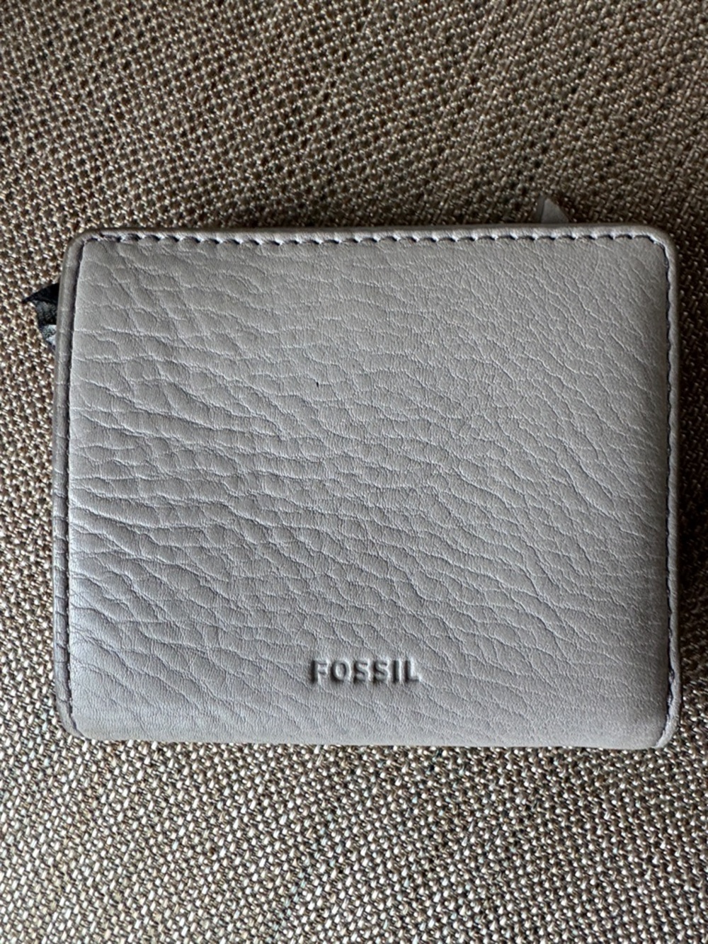 Fossil Pebbled Leather Bifold Wallet in Gray